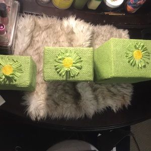 Little storage containers